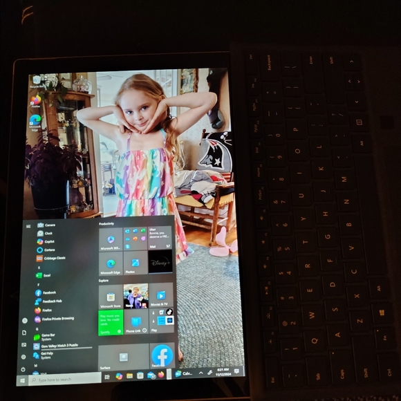 Laptop - Picture 5 of 9